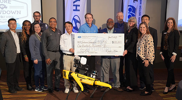 A Hyundai Motor Manufacturing Alabama patrocina o 2023 SCORE Showdown e faz parceria com a Auburn para investir em educação em robótica para o desenvolvimento futuro da força de trabalho