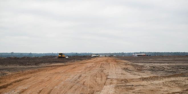 Centenas de acres de terra foram desmatados e estão sendo preparados para a construção da Hyundai Metaplant e outras empresas de apoio.