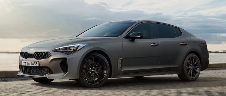 2023 Kia Stinger Tribute Edition front third quarter view