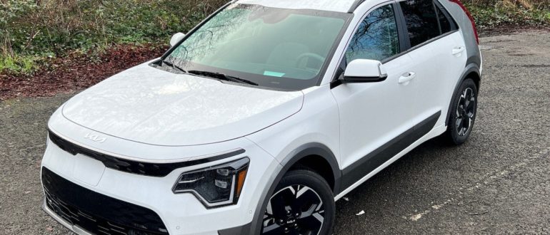 2023 Kia Niro EV front 3-4 best